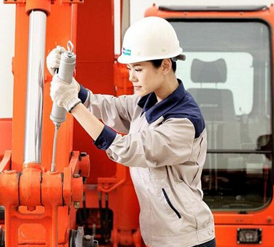 铲斗连杆润滑部位